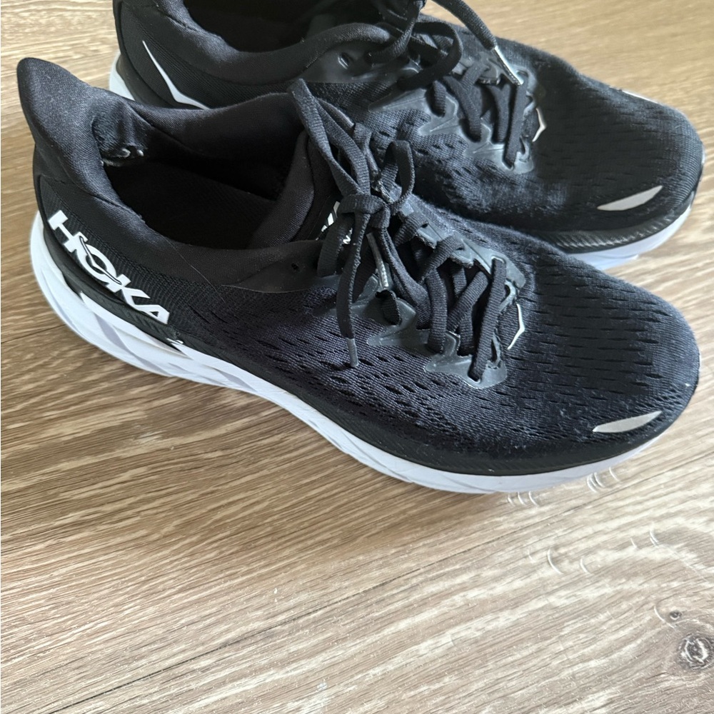 HOKA Clifton 8 Black Running Shoes